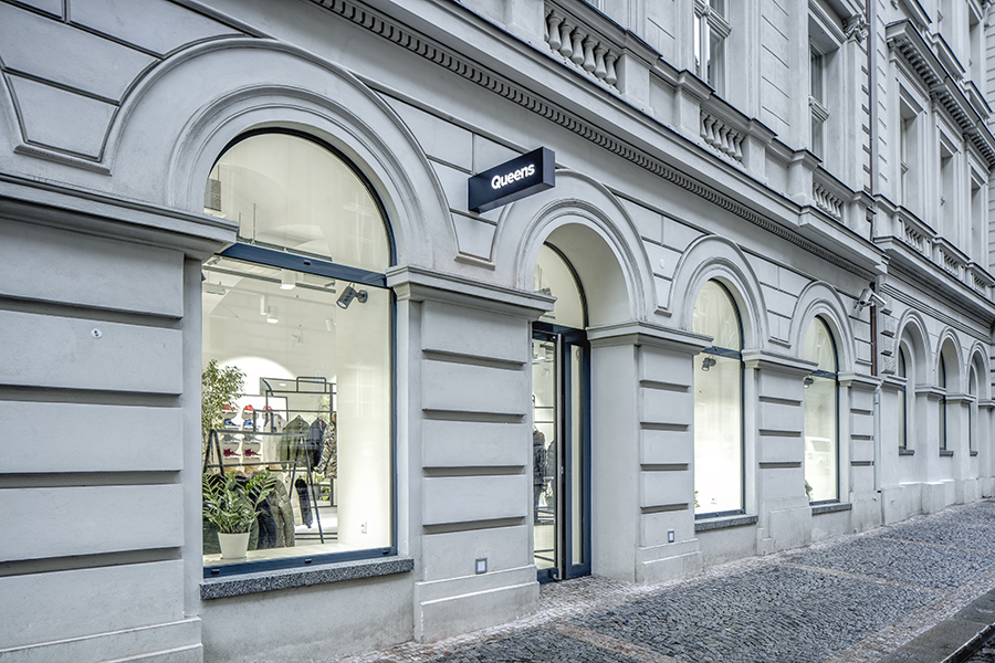 QUEENS Flagship store / Prague